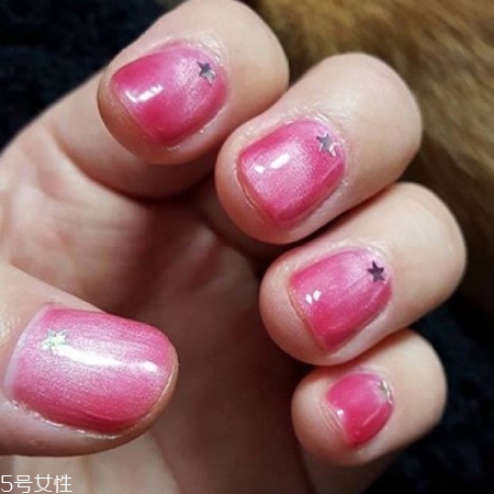 貓眼美甲一般多少錢 貓眼美甲的原理 貓眼美甲一般多少錢 貓眼美甲的原理