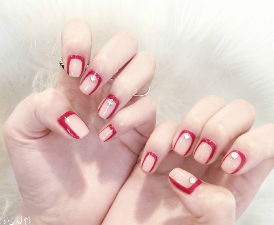 2022最流行的美甲什么顏色 2022簡(jiǎn)約大氣的美甲圖片 2022最流行的美甲什么顏色 2022簡(jiǎn)約大氣的美甲圖片