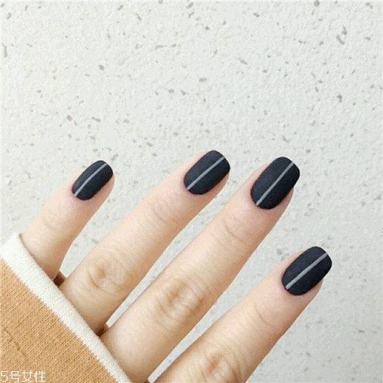 什么美甲顯手白又修長 氣質花朵美甲具體步驟 什么美甲顯手白又修長 氣質花朵美甲具體步驟