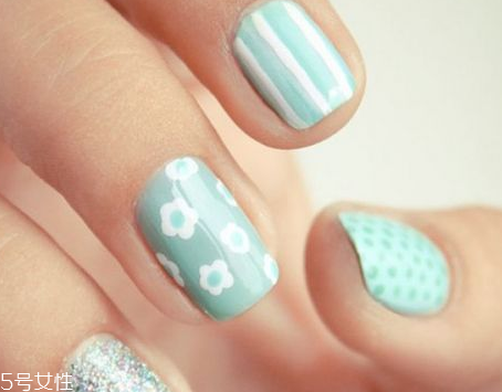 夏季美甲圖片2018款式 韓國(guó)范顯手白的美甲顏色圖片 夏季美甲圖片2018款式 韓國(guó)范顯手白的美甲顏色圖片