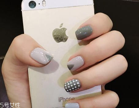 夏季美甲圖片2018款式 韓國(guó)范顯手白的美甲顏色圖片 夏季美甲圖片2018款式 韓國(guó)范顯手白的美甲顏色圖片