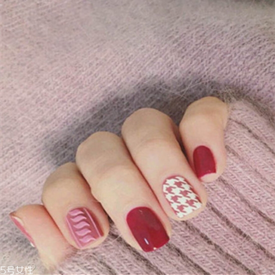 什么美甲顯手白又修長 氣質花朵美甲具體步驟 什么美甲顯手白又修長 氣質花朵美甲具體步驟