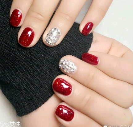 美甲圖片紅色款式2018 紅色美甲款式推薦 美甲圖片紅色款式2018 紅色美甲款式推薦