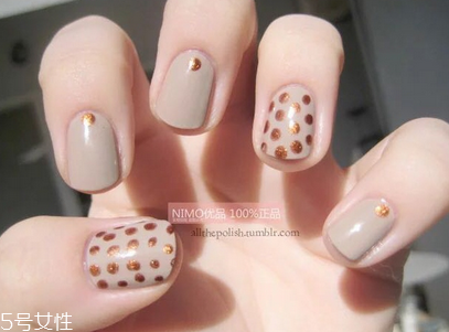 什么美甲顯手白又修長 氣質花朵美甲具體步驟 什么美甲顯手白又修長 氣質花朵美甲具體步驟