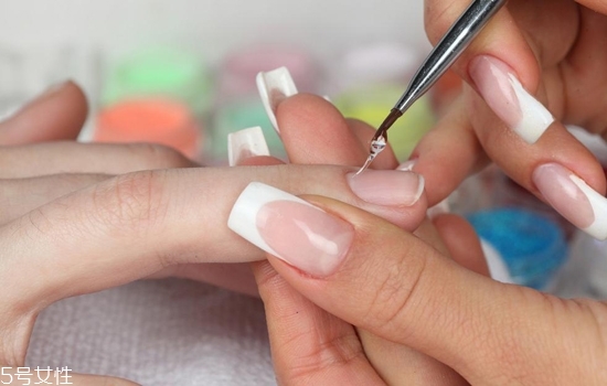 可愛卡通美甲圖片2022 指甲油正確涂法 可愛卡通美甲圖片2022 指甲油正確涂法