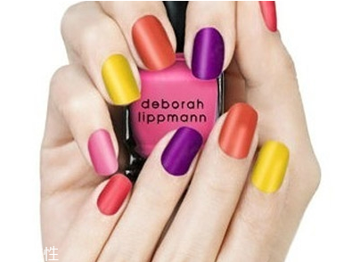 2022適合春天的指甲油 小心使用珠光指甲油 2022適合春天的指甲油 小心使用珠光指甲油