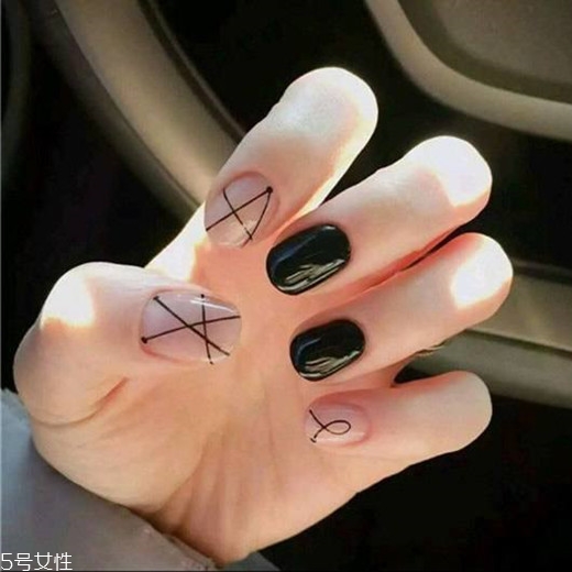 美甲圖片2022新款式純色跳色 簡約又時尚 美甲圖片2022新款式純色跳色 簡約又時尚