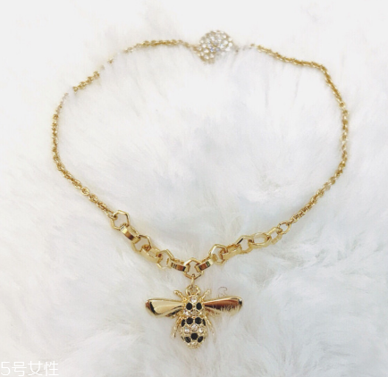 施華洛世奇小蜜蜂手鏈?zhǔn)鞘裁床馁|(zhì)？