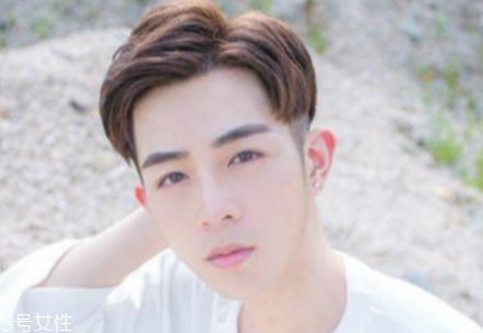 男士怎么樣設(shè)計發(fā)型好看？4款帥氣穩(wěn)重發(fā)型