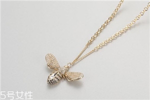 施華洛世奇小蜜蜂項(xiàng)鏈多少錢(qián)？