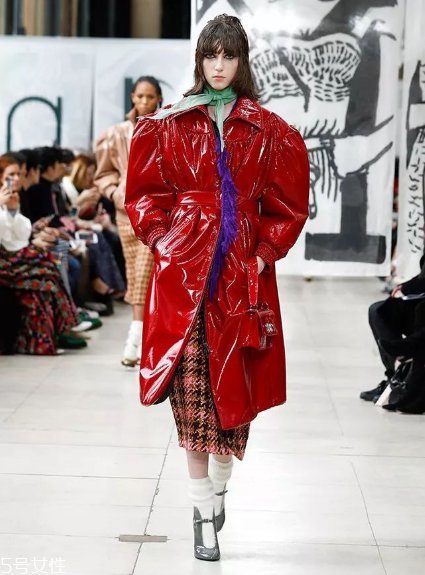 miumiu2018秋冬系列好看嗎_有哪些款式？