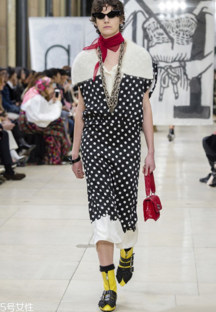 miumiu2018秋冬系列好看嗎_有哪些款式？