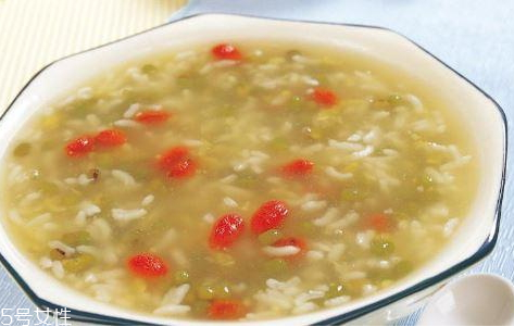 黃芪什么季節(jié)吃最好 一年四季皆宜 黃芪什么季節(jié)吃最好 一年四季皆宜