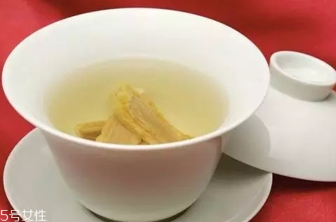 黃芪什么時(shí)間喝好 早餐后當(dāng)茶飲用 黃芪什么時(shí)間喝好 早餐后當(dāng)茶飲用