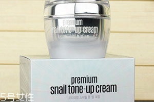 蝸牛霜和素顏霜的區(qū)別 蝸牛霜和素顏霜的區(qū)別