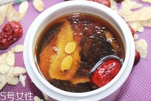 黃芪可以和紅棗一起泡水嗎 黃芪可以和紅棗一起泡水嗎