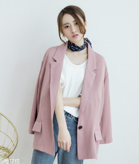 2018流行什么款式西裝外套？這三款時(shí)尚又大氣