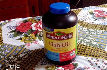 nature made萊萃美魚油怎么吃？
