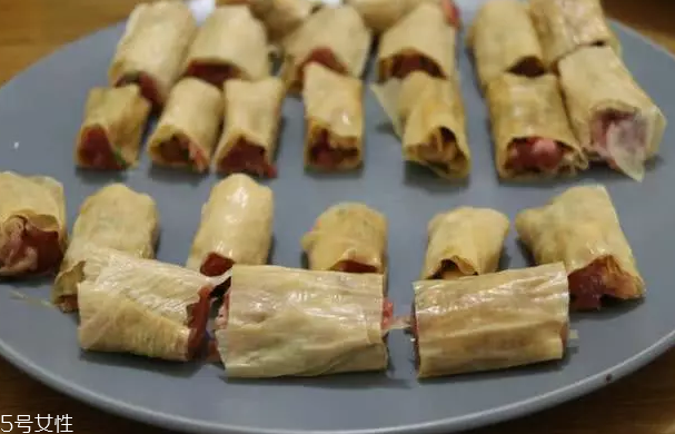 豆腐皮能油炸嗎？火候太猛容易炸糊