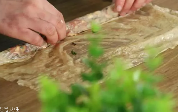 豆腐皮能油炸嗎？火候太猛容易炸糊