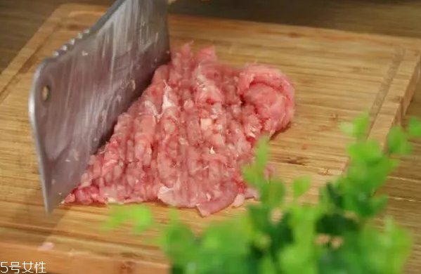 豆腐皮能油炸嗎？火候太猛容易炸糊