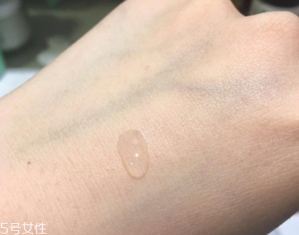 樂(lè)敦CC能涂在痘痘上嗎？痘痘與痘印均能改善