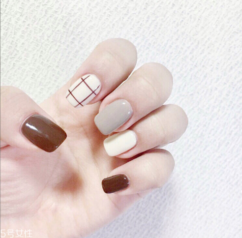 深色美甲圖片2022款式 美甲圖片2022款式顯氣質(zhì) 深色美甲圖片2022款式 美甲圖片2022款式顯氣質(zhì)