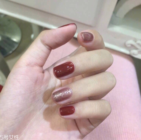 深色美甲圖片2022款式 美甲圖片2022款式顯氣質(zhì) 深色美甲圖片2022款式 美甲圖片2022款式顯氣質(zhì)