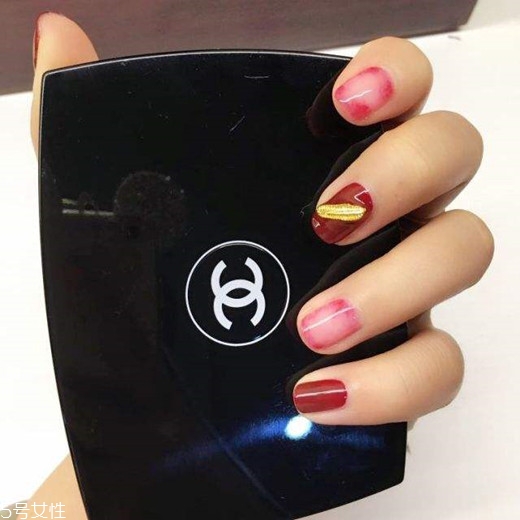 美甲圖片2022新款式純色跳色 簡約又時尚 美甲圖片2022新款式純色跳色 簡約又時尚