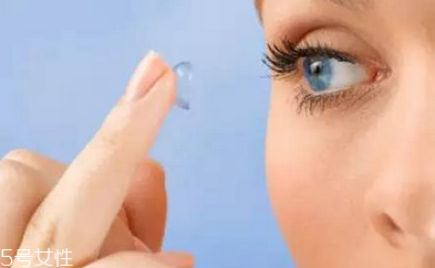 美瞳睡覺忘摘了會怎么樣 美瞳不宜過長時(shí)間佩戴 美瞳睡覺忘摘了會怎么樣 美瞳不宜過長時(shí)間佩戴