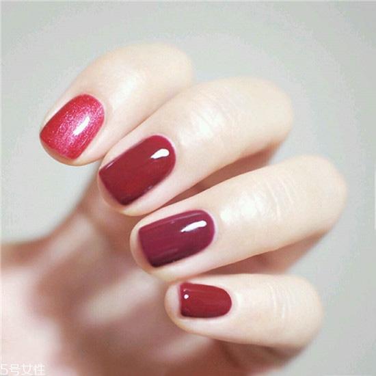 深色美甲圖片2022款式 美甲圖片2022款式顯氣質(zhì) 深色美甲圖片2022款式 美甲圖片2022款式顯氣質(zhì)