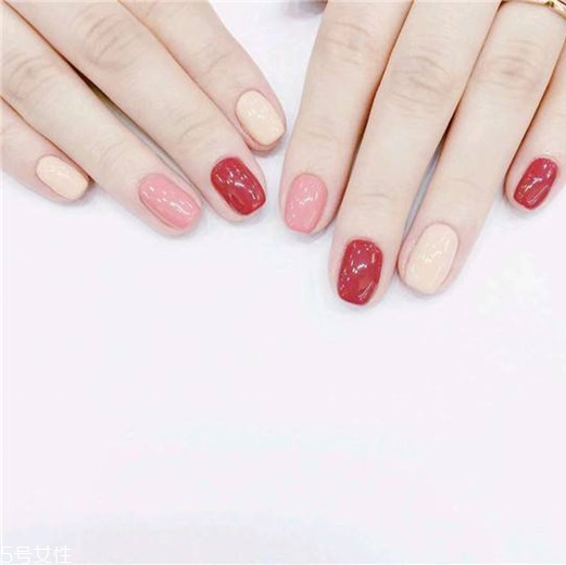 美甲圖片2022新款式純色跳色 簡約又時尚 美甲圖片2022新款式純色跳色 簡約又時尚