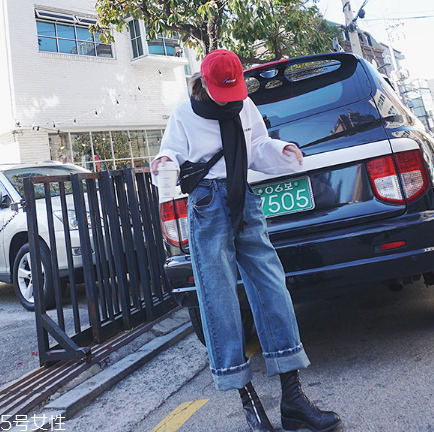 牛仔褲把白衣服染色了怎么辦？