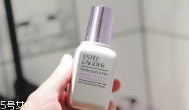 雅詩蘭黛線雕精華和小棕瓶哪個好？一起使用效果佳