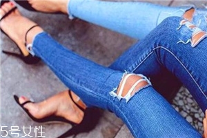 牛仔褲能配高跟鞋嗎？精致女生的穿搭法則