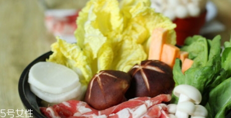 壽喜鍋生雞蛋怎么吃？壽喜燒蘸生雞蛋最美味