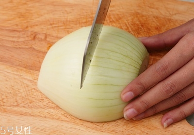 洋蔥怎么處理 洋蔥的處理技巧 洋蔥怎么處理 洋蔥的處理技巧