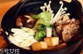 壽喜燒和火鍋的區(qū)別 不僅是日本版的火鍋 壽喜燒和火鍋的區(qū)別 不僅是日本版的火鍋