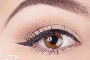 眼線眼尾怎么畫(huà)好看？用透明膠畫(huà)出優(yōu)美弧度