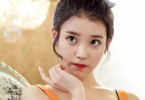 眼線眼尾怎么畫(huà)好看？用透明膠畫(huà)出優(yōu)美弧度