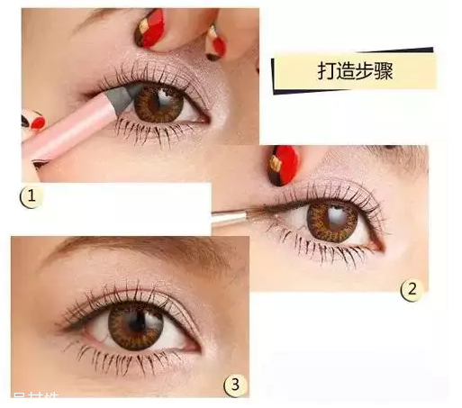 怎么樣畫內(nèi)眼線不暈染 用眼影粉和蜜粉打底 怎么樣畫內(nèi)眼線不暈染 用眼影粉和蜜粉打底