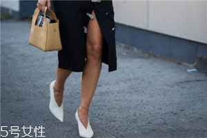 v口鞋怎么搭配？女人味十足的穿搭