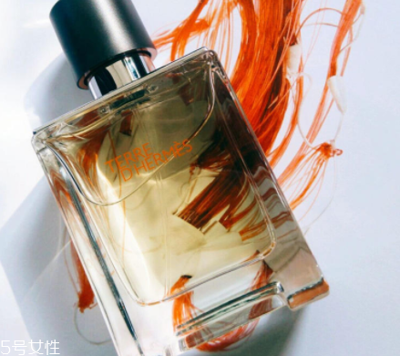 愛馬仕大地香水好聞嗎？香味濃烈卻清新