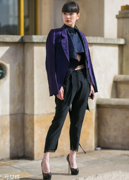 防水臺高跟鞋怎么搭配？拉長氣質(zhì)細(xì)腿