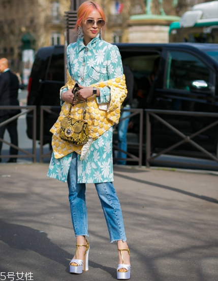 防水臺高跟鞋怎么搭配？拉長氣質(zhì)細(xì)腿