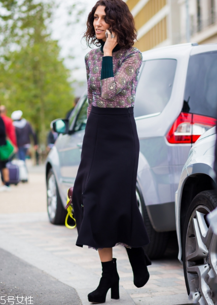防水臺高跟鞋怎么搭配？拉長氣質(zhì)細(xì)腿