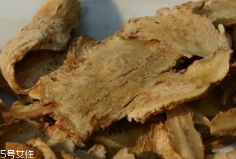 當(dāng)歸什么時(shí)候吃最好 早上飯后半小時(shí) 當(dāng)歸什么時(shí)候吃最好 早上飯后半小時(shí)