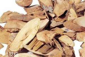 當(dāng)歸什么時(shí)候吃最好 早上飯后半小時(shí) 當(dāng)歸什么時(shí)候吃最好 早上飯后半小時(shí)