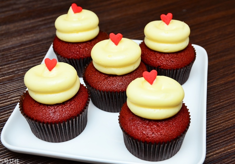 紅絲絨蛋糕好吃嗎 紅絲絨蛋糕是什么味 紅絲絨蛋糕好吃嗎 紅絲絨蛋糕是什么味