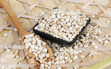 后背長痘痘怎么治？這四招讓你擺脫戰(zhàn)痘路